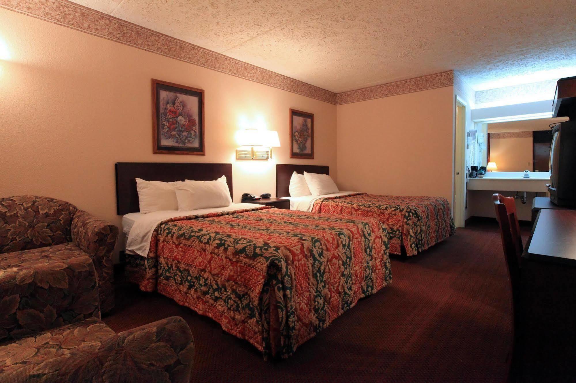 Americas Best Value Inn North Capital Ралі Номер фото