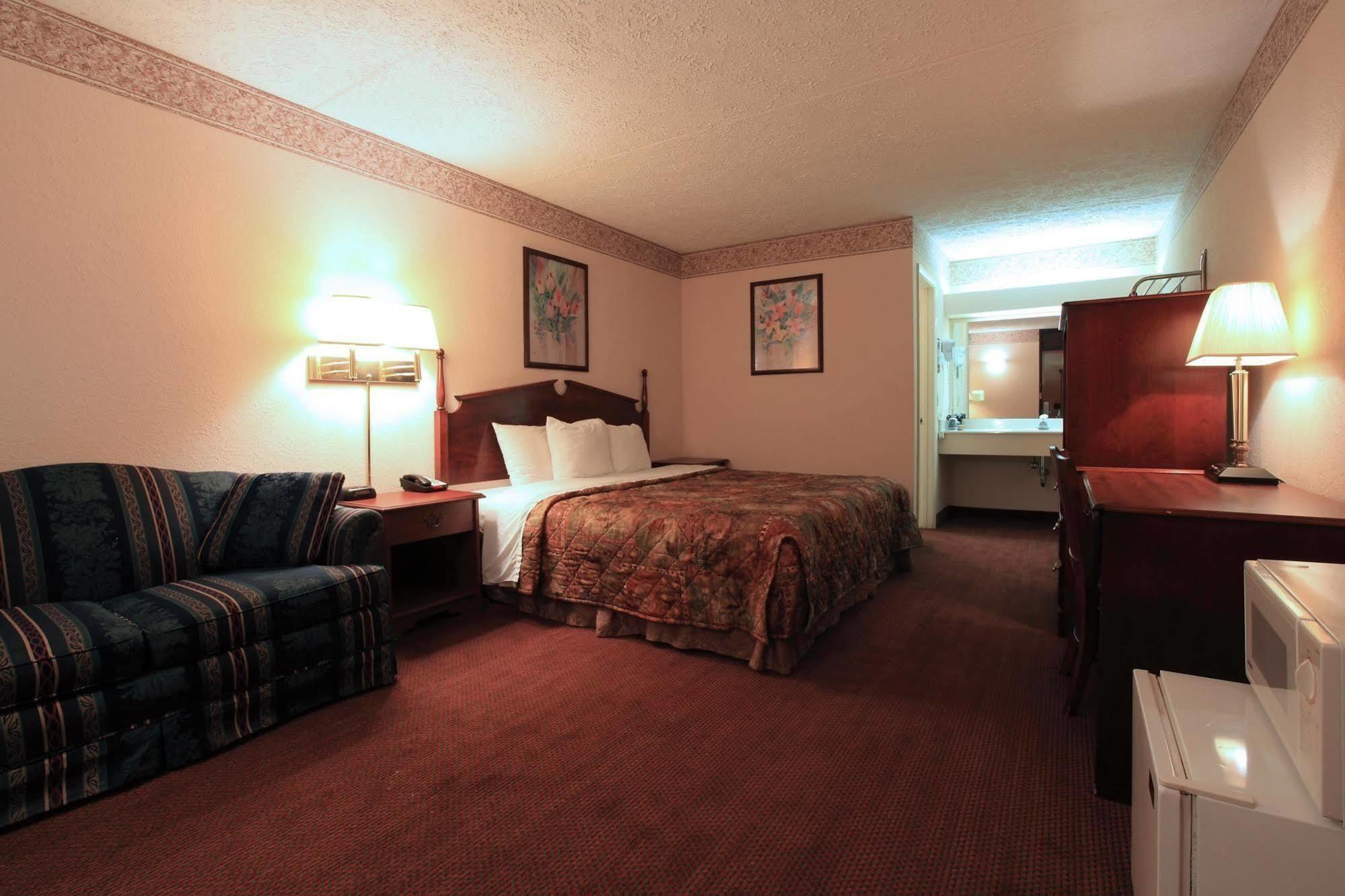 Americas Best Value Inn North Capital Ралі Номер фото